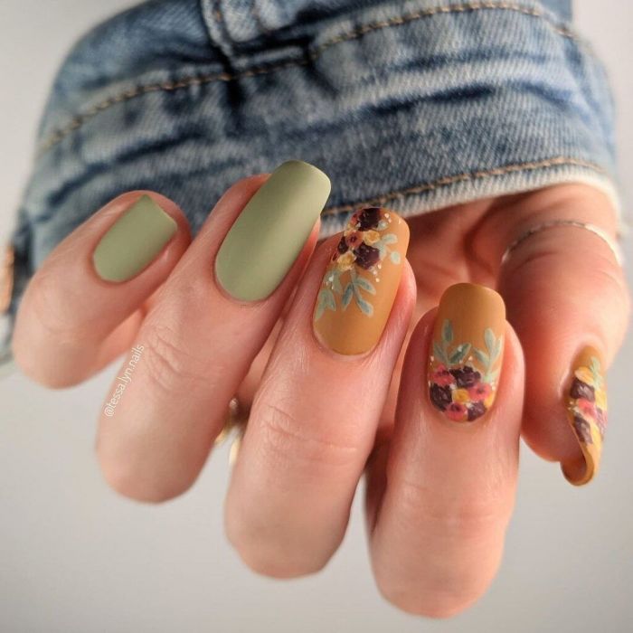 Φλοράλ
@tessa.lyn.nails