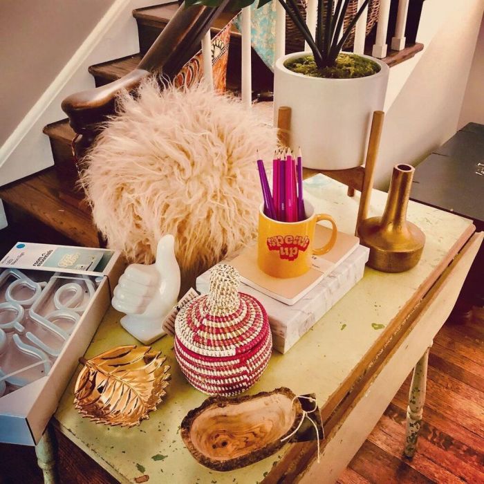 Υπάρχουν μερικά έξυπνα κόλπα που θα σε βοηθήσουν να αλλάξεις εντελώς τον προσωπικό σου χώρο. @w.claire.co