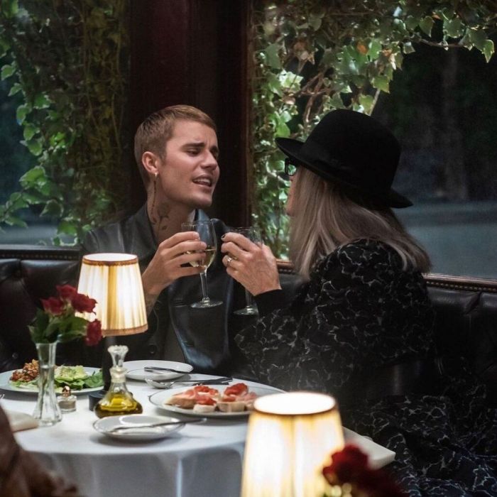 Μαζί με τη γιαγιά του, όμως, την οποία υποδύεται η Diane Keaton, μπορούν να ξαναβρούν τη χαρά της ζωής @dianekeaton