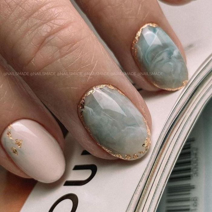 Σχέδιο μάρμαρο με φύλλα χρυσού
@nailsglint