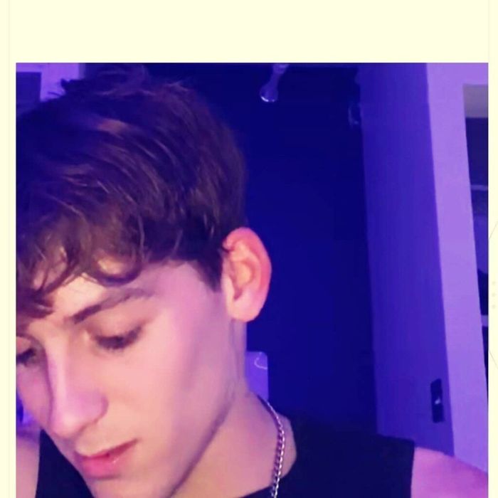 Ο James έγινε 19 και είναι αγνώριστος.