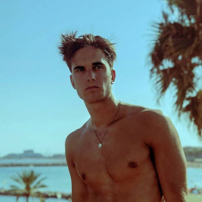 Αλλά ένας πολλά υποσχόμενος καλλιτέχνης. @arisyea