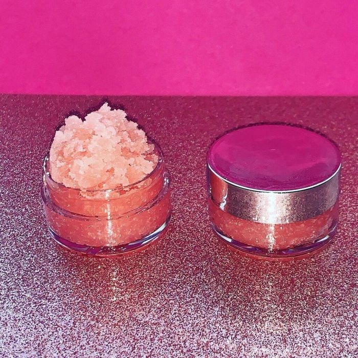 Φτιάξε το δικό σου lip scrub στο σπίτι.