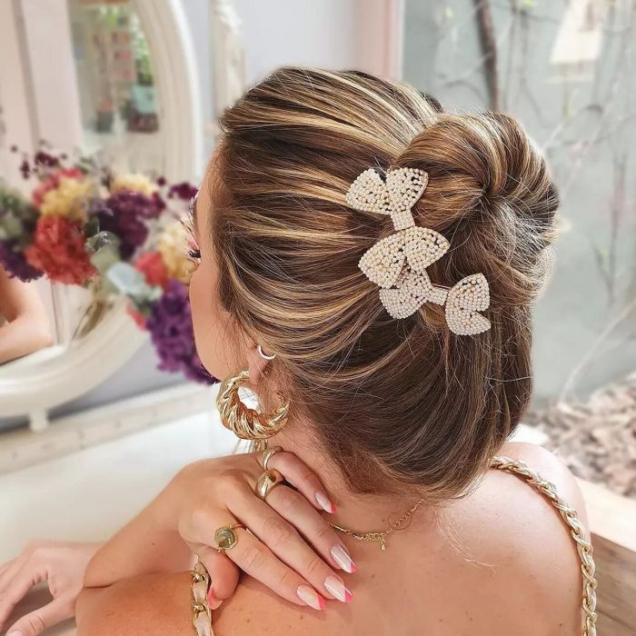 Χαλαρός κότσος με hair accessory
@utilite_acessorios