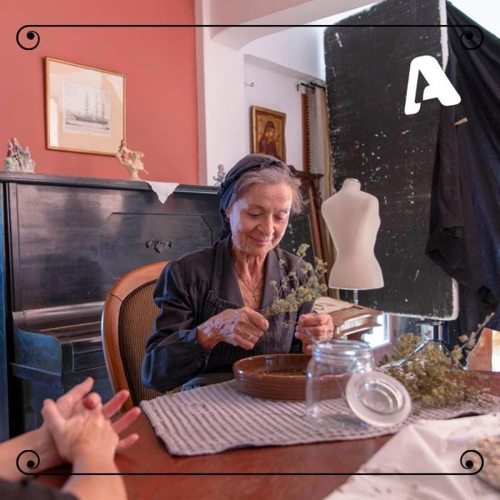 Η γιαγιά Ειρήνη έχει αρχίσει να φοβάται πως σε λίγο θα χτυπήσει η πόρτα της και θα δεί τον 'Αγγελο 