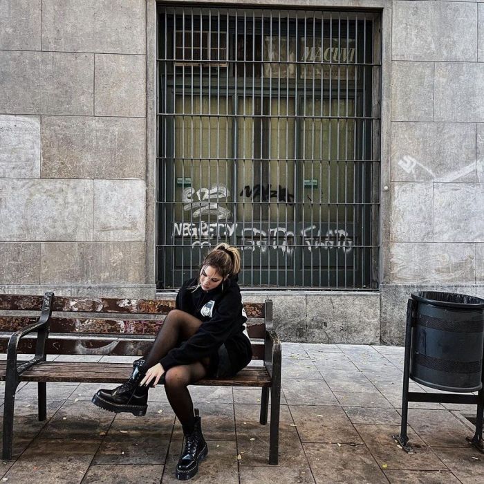 Η Άννα Αργυρου παίζει πιάνο και κιθάρα, ενώ γράφει και δικά της τραγούδια. @annaargyrouu