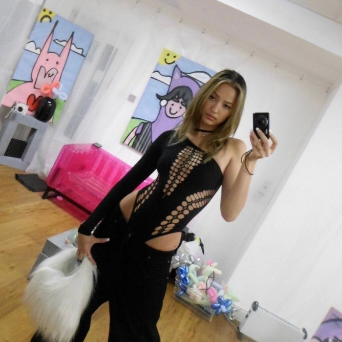 Ρούχα με Cutouts @nii.hai