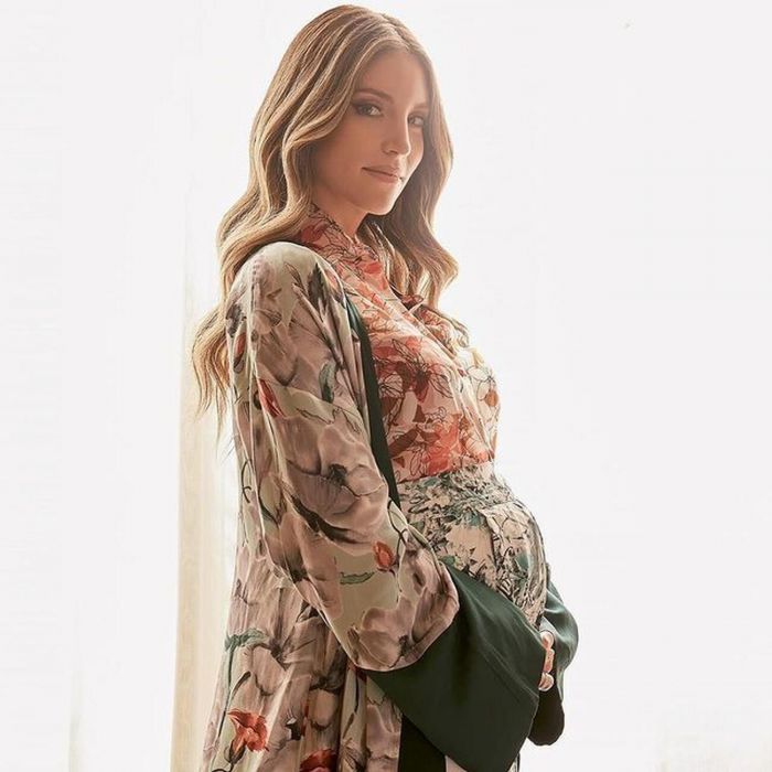 Η ίδια βέβαια, δεν σταματά να ταξιδεύει