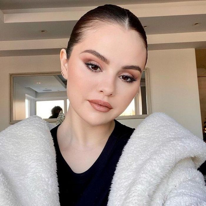 H Selena Gomez μόλις έκανε το πιο hot κούρεμα της σεζόν.