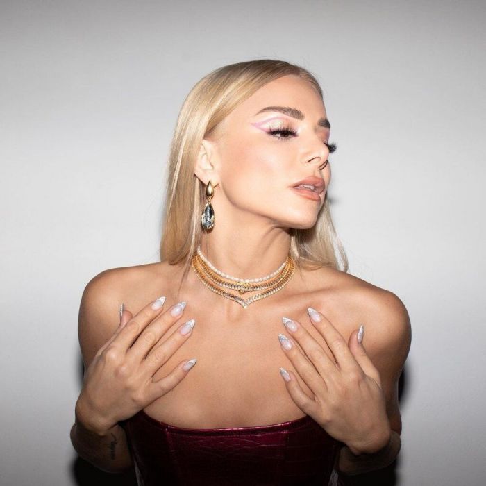 H τραγουδίστρια είναι ιδιαίτερα δημοφιλής στα μέσα κοινωνικής δικτύωσης.