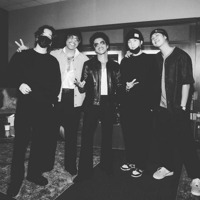 Τα μέλη των BTS είναι δεμένα και ενθαρρύνουν ο ένας τον άλλον και να κάνουν solo καριέρα.