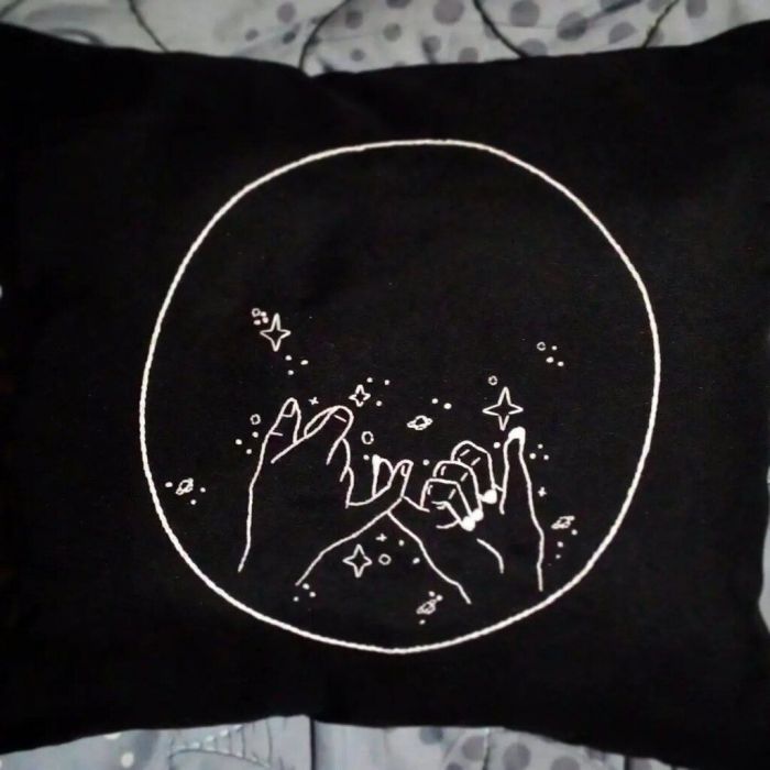 Η pinky promise προέρχεται από την Ιαπωνία. @bordados_pat21