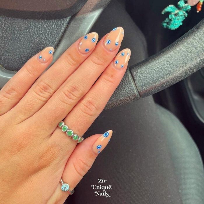 @zouniquenails