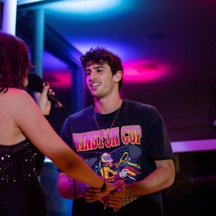 Αυτός είναι ο Austin Kevitch.