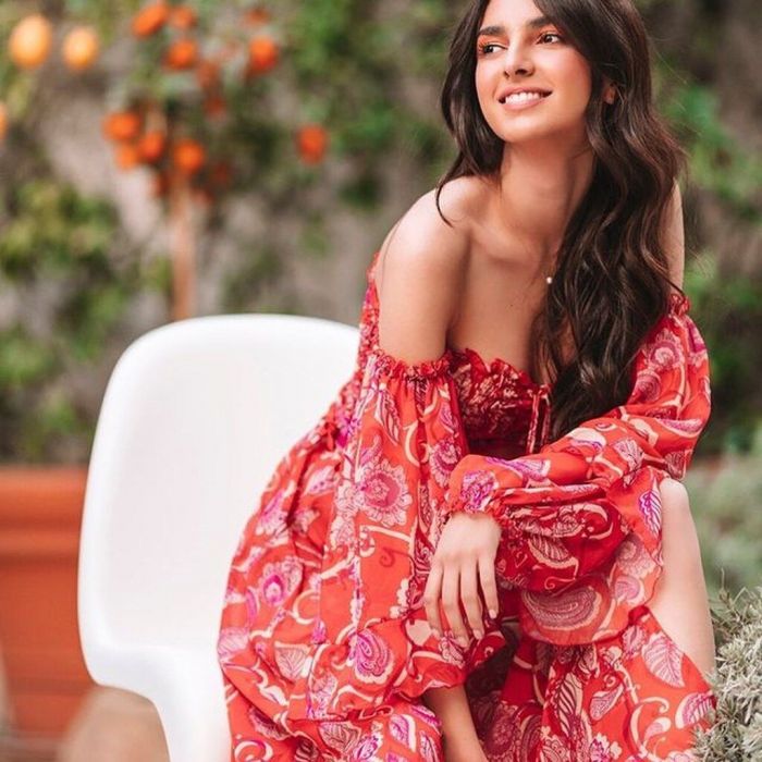 Η Ιφιγένεια Τζόλα έχει υπέροχο στυλ.