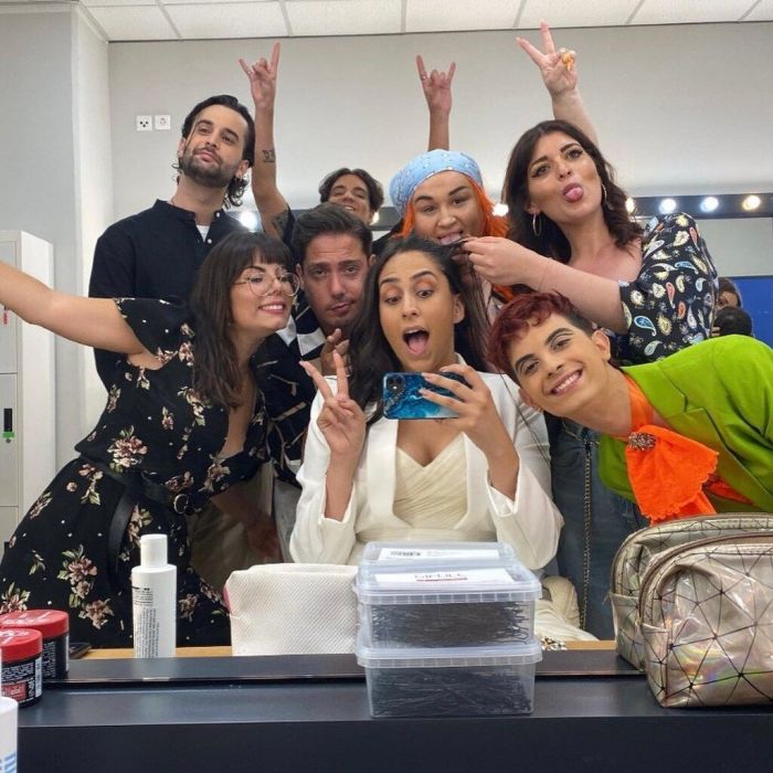 Αυτή την περίοδο είναι μαζί με τον Χρήστο Μάστορα στις συναυλίες που πραγματοποιεί σε όλη την Ελλάδα.