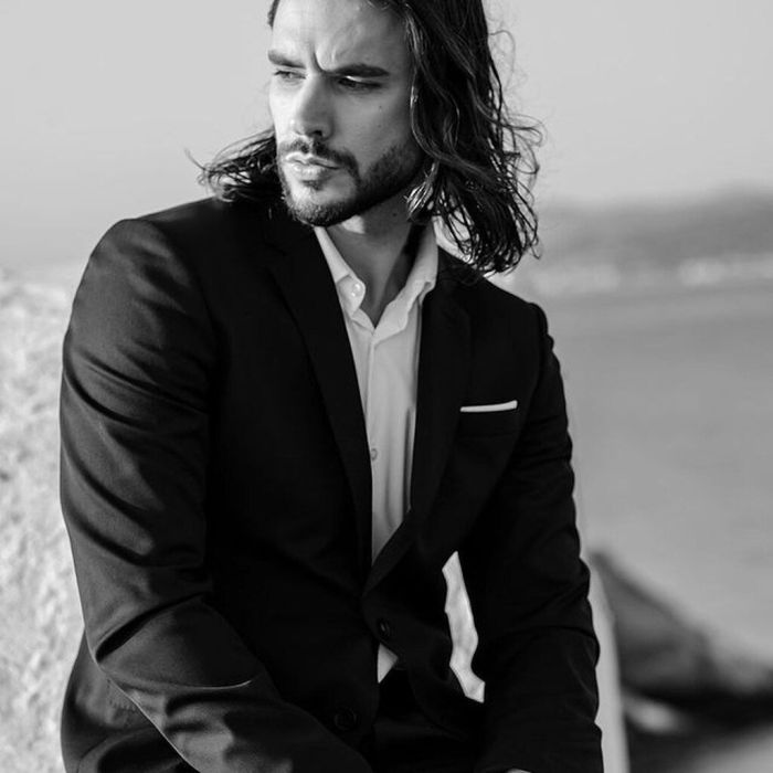 Ανήκει στο δυναμικό της Panik Records.