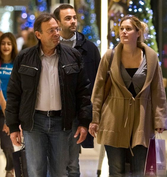 Οι Έλληνες celebrity ψωνίζουν για τα Χριστούγεννα