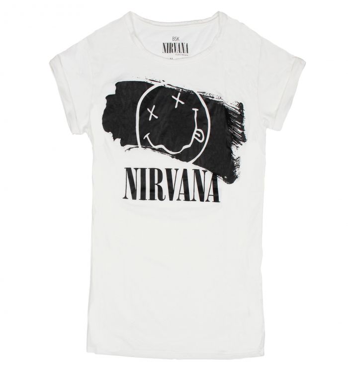 Δείτε τα νέα Rock T-shirts της Bershka