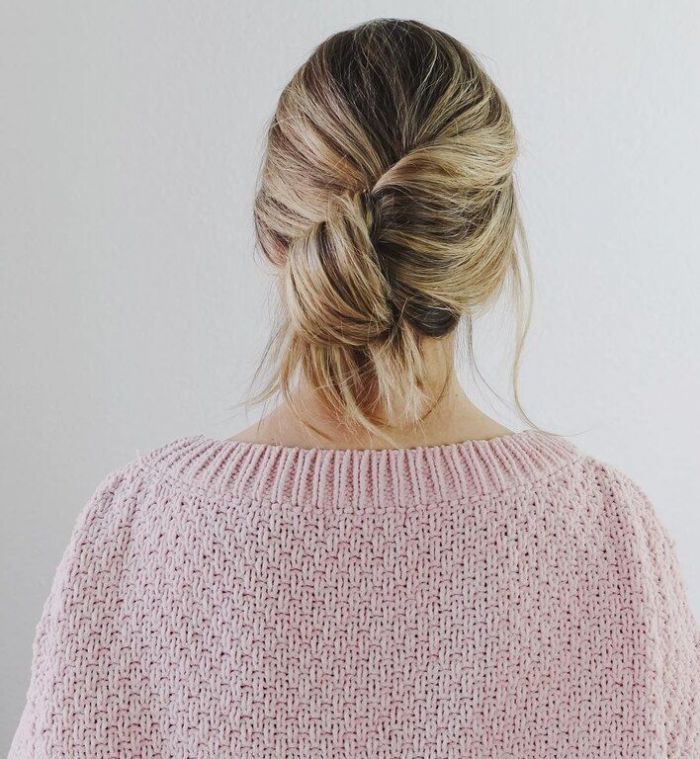 Throwback Thursday! Ο κότσος μπανάνα έγινε πιο μοντέρνος και είναι και πάλι τάση!