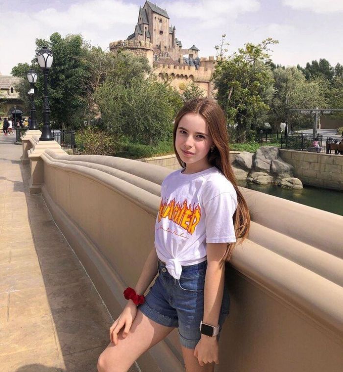 Sofie Skalkosova: Έχει πάνω από 20.000 subscribers σε YouTube και έγινε viral με τον πιο cool τρόπο