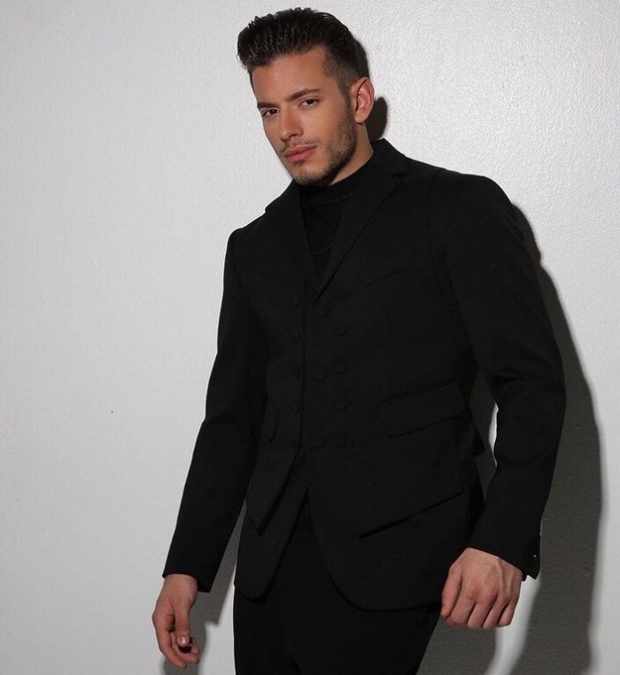 Βαγγέλης Κακουριώτης: Μήπως τραγουδά για εσένα το νέο «Γεννήθηκες για μένα» 