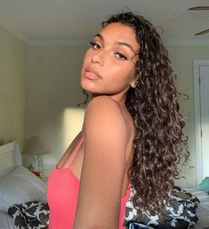 Wet look. Με λίγο ζελέ θα το πετύχεις σε χρόνο dt.