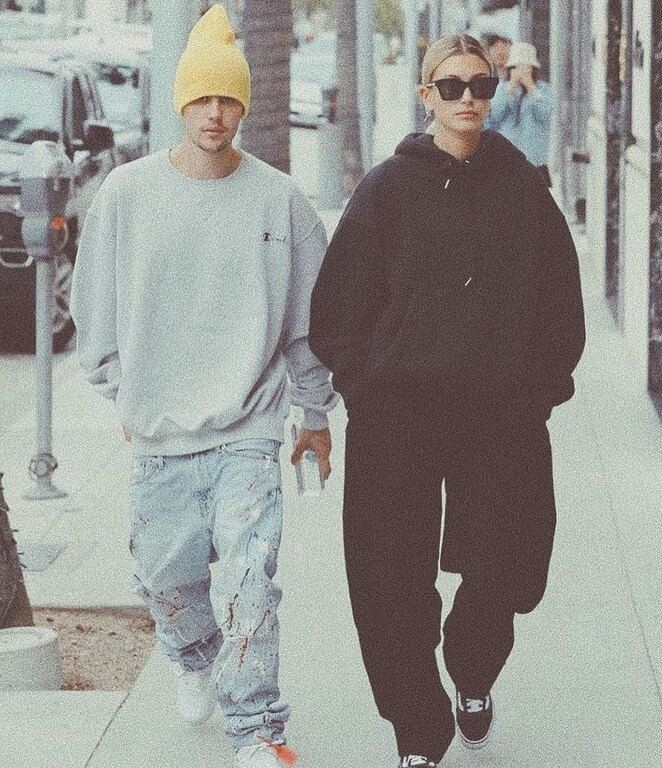 Και ναι, ο Justin παραδέχθηκε ότι γίνεται ενοχλητικός κάποιες φορές όπως τότε που πάνω στο παιχνίδι της επιτέθηκε με ένα nerfgun για πλάκα. 