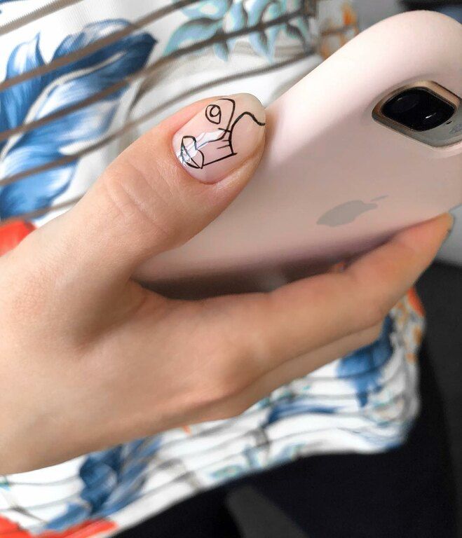 Ξέχνα αυτά που ήξερες, το trendy nail art γίνεται πλέον στον αντίχειρα!