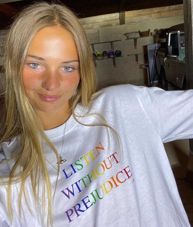 Η Mia Regan είναι το crush του Romeo και όχι άδικα αφού είναι μια κούκλα!