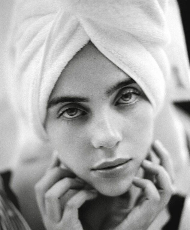 Η τραγουδίστρια συνεργάστηκε με τον αδερφό της FINNEAS και γι’ αυτό το άλμπουμ 