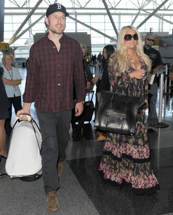 Σοκ: H Jessica Simpson, η απάτη και η κρυφή επέμβαση δακτυλίου για να χάσει τα κιλά της!