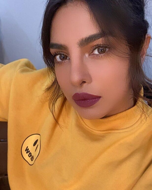 Το πρωινό της περιέχει κυρίως αυγά και λαχανικά.Μετά το πρωινό της γεύμα η ρουτίνα του μακιγιάζ της παραδέχεται ότι είναι απλή.  