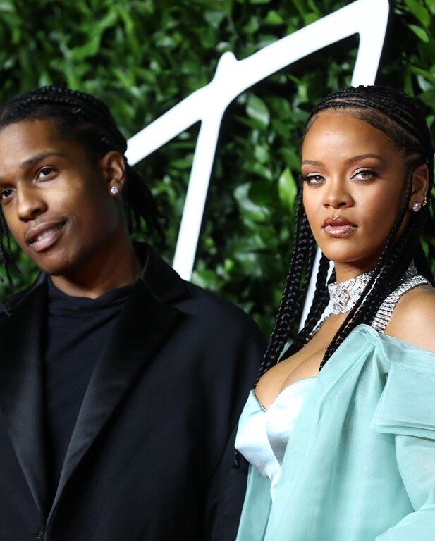 Kι όμως, σύμφωνα με πληροφορίες, ο ράπερ A$AP Rocky είναι το νέο αγόρι της Rihanna.