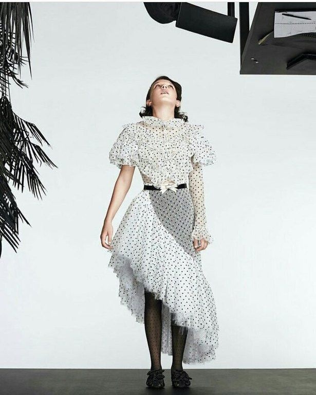 Τα αγαπημένα μας looks από Μillie Βobby Βrown που θα λατρέψεις 