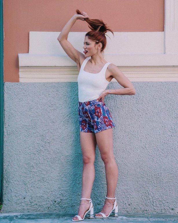 Η Μαίρη Συνατσάκη γυμνάζεται εντατικά και τα αποτελέσματα είναι ορατά στο κορμί της.