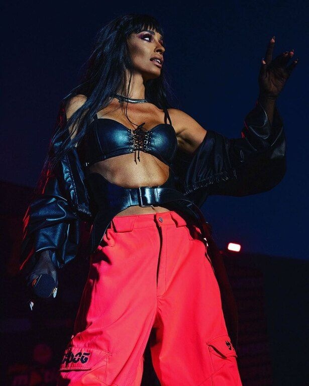 Το τραγούδι θα ακουστεί  στο 6ο επεισόδιο του νέου κύκλου της σειράς και η σκηνή που θα δεις είναι γυρισμένη στο Teatro Barcelo της Μαδρίτης.