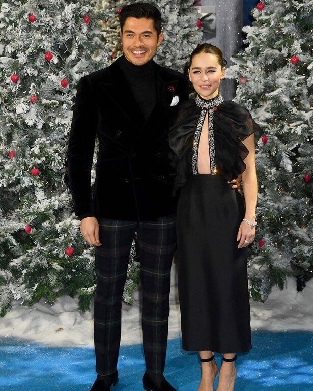 Η Emma Thompson-η οποία είναι και η μητέρα της Kate στην ταινία- έχει γράψει το «Last Christmas» με τον άντρα της.