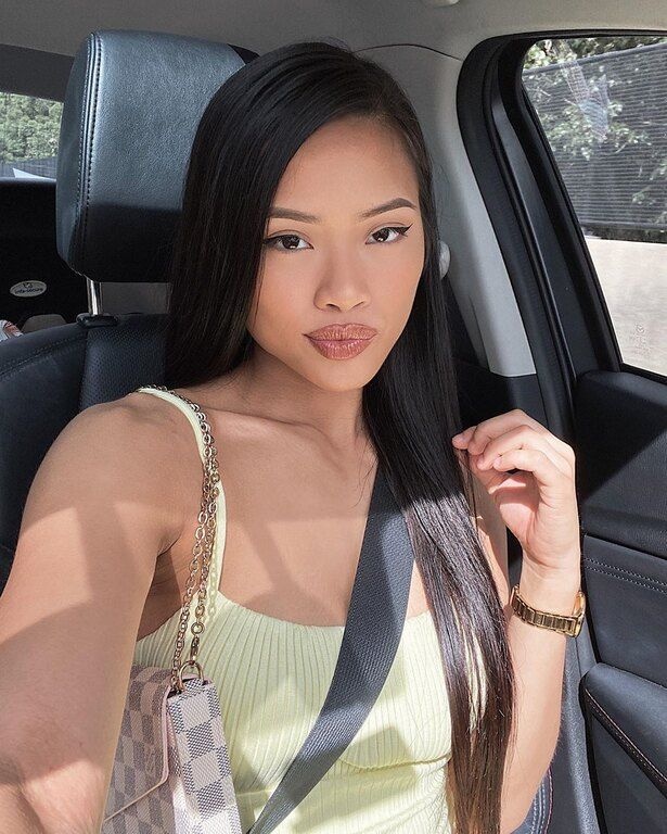 Έχει βρεθεί στο Sydney για να γνωρίσει και να συνεργαστεί με άλλους διάσημους Tik- Tokers.