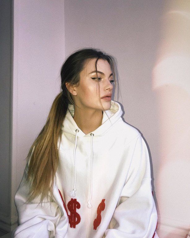 Η μεγάλη κόρη της Δωροθέας Μερκούρη είναι καλλονή και… πρέπει να τη δεις