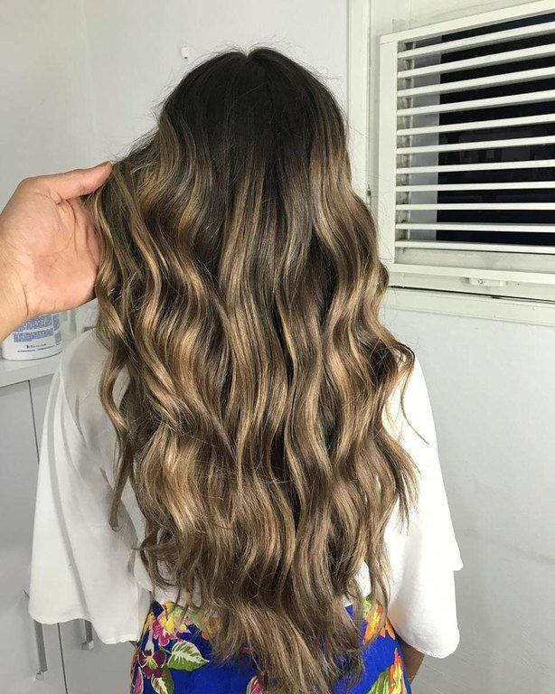 #IlluminatedBrunette είναι το χρώμα μαλλιών που θα φωτίσει ακόμα και τα πιο... dark κορίτσια!