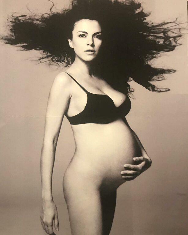 Μαρία Σολωμού: Ποζάρει με φουσκωμένη κοιλιά εγκυμοσύνης 