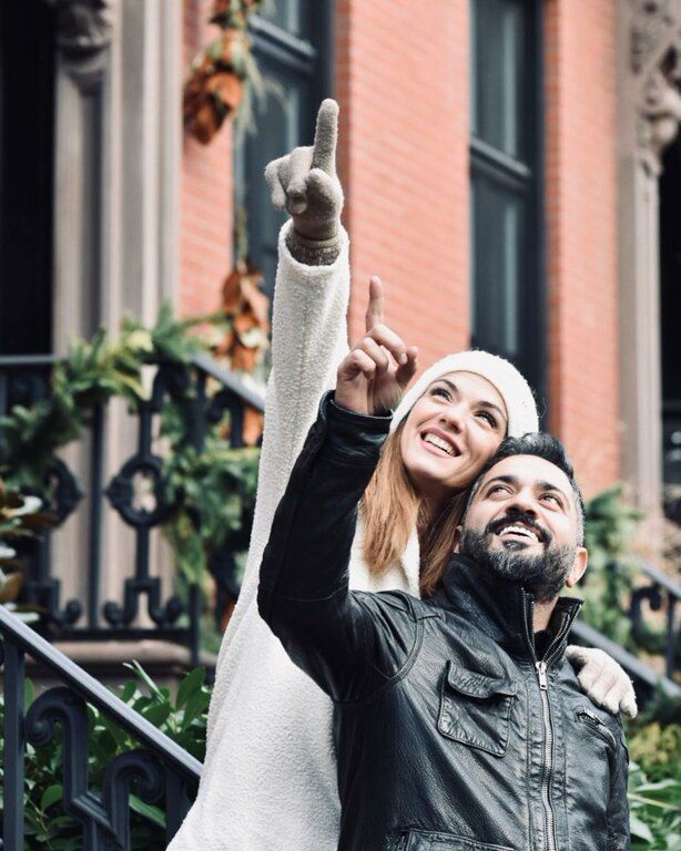 Βλέπουμε το μονόπετρο της Βάσως Λασκαράκη και αυτή δεν είναι η πρώτη φορά