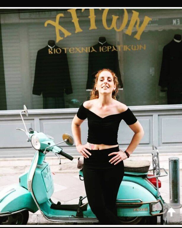 Όχι δεν ακυρώθηκε, απλά αναβλήθηκε. Όπως τόνισε, ο καλός της αγχώνεται με τονμ πιεσμένο χρόνο και προτίμησε να γίνει αργότερα ο γάμος. 