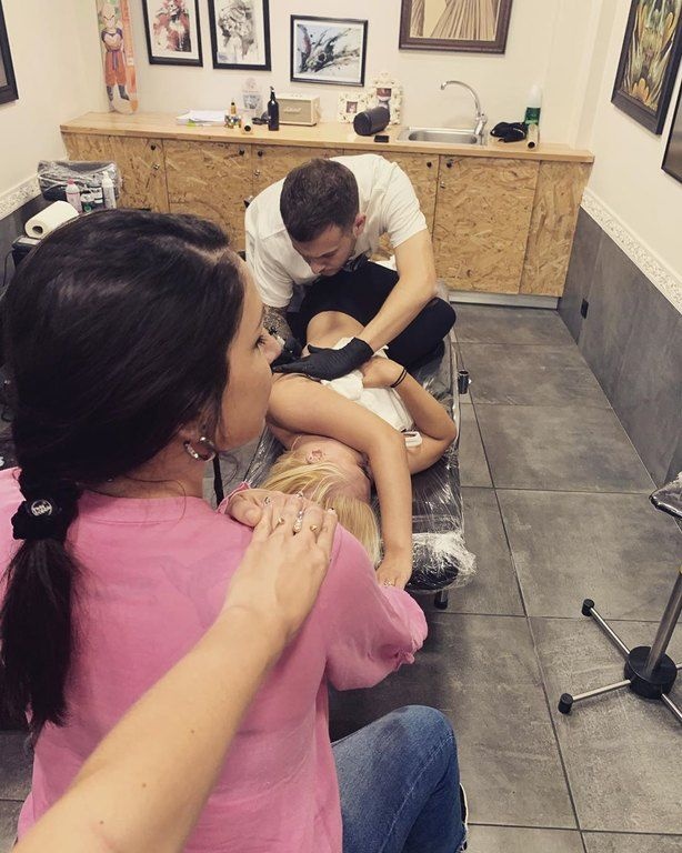 «You cemented something you believe in on your body“ • Θα προσπαθήσω να μη γεμίσω... ? • Thank you @sakestc και την ομάδα σου @saketattoocrew που με κάνατε να αισθανθώ τόσο άνετα, γεια στα χεράκια σου @china_saketattoocrewκαι μπράβο σου για την υπομονή πο