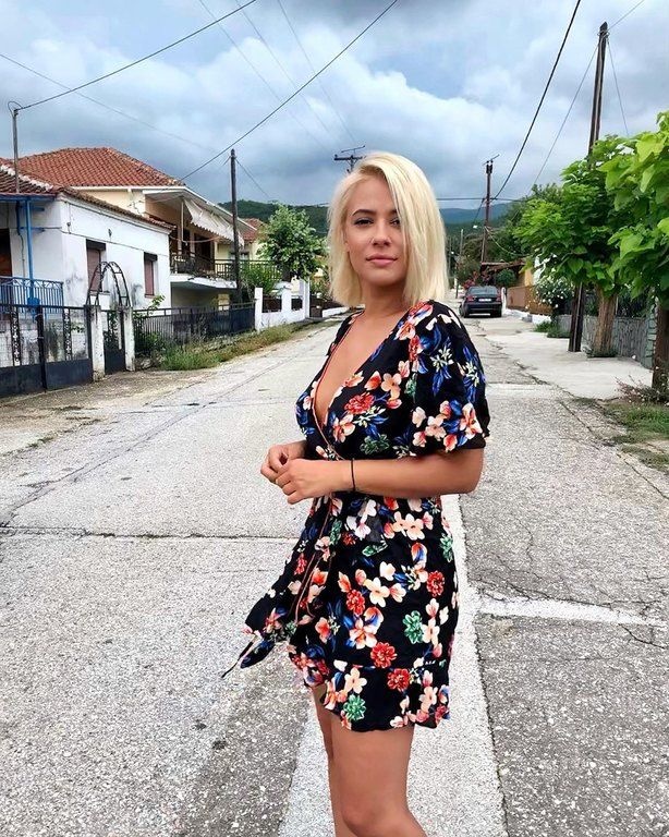 Ιδού η φωτογραφία που ανέβασε η Λάουρα αποκαλύπτοντας μας το δεύτερο όνομά της.