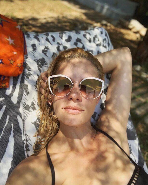 Βέβαια πρόλαβε να βγάλει υπέροχες φωτογραφίες από τα μέρη που επισκέφθηκε.