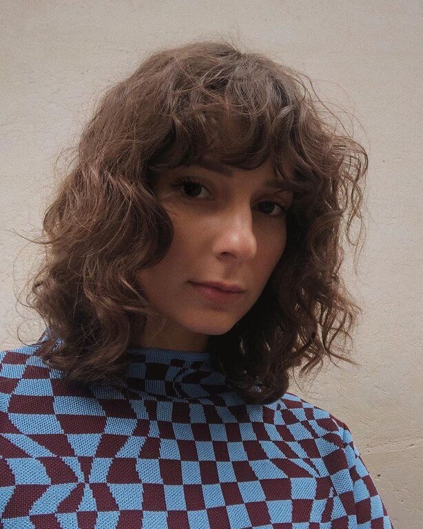 Η καθημερινή ρουτίνα καθαριότητας ήταν αναγκαία. «Κάποιες φορές προλάβαινα να καθαρίσω και να σπάσω τα σπυράκια μου με Q-tips και πάντα απέφευγα να ακουμπάω με βρώμικα χέρια το πρόσωπό μου».