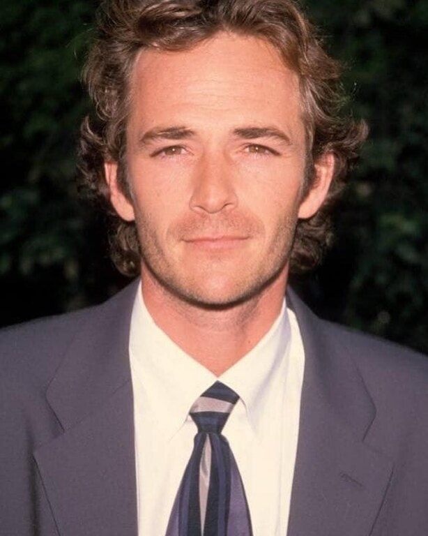 H Shannen Doherty, φίλη του Perry και πρωταγωνίστρια στο «Beverly Hills, 90210» προστίθεται στο καστ του επεισοδίου «In Memoriam».  Έτσι, τιμά και με το παραπάνω τον αγαπημένο φίλο και συνάδελφό της. 