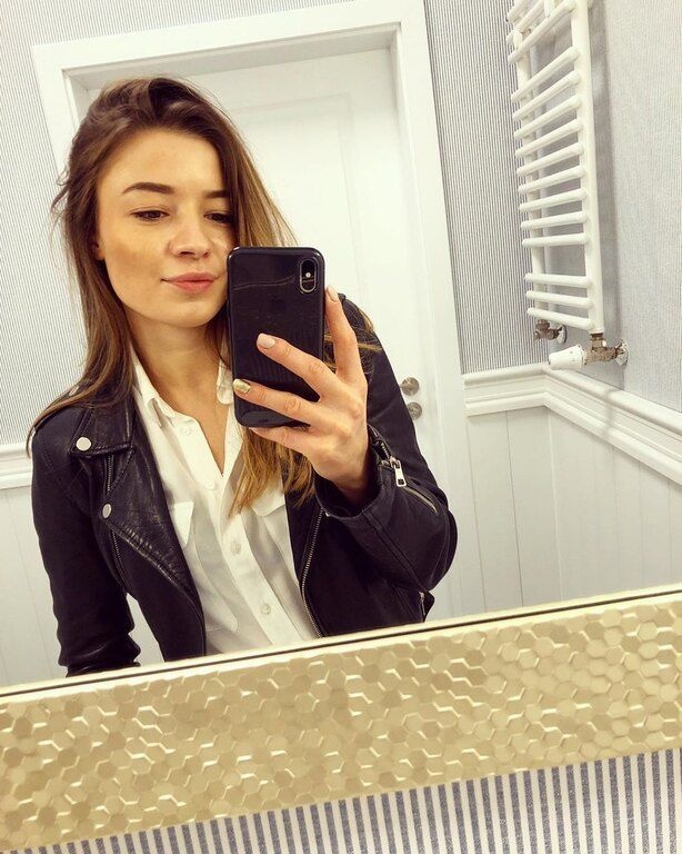 Mirror, mirror on the wall, who's the fairest of them all?